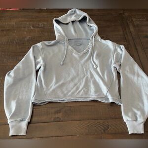 American Eagle Outfitters Light Blue V-Neck Cropped Hoodie